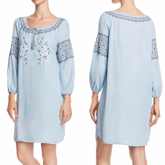 cupcakes & cashmere Dresses & Skirts - Cupcakes and Cashmere Rosales Embroidered Dress L